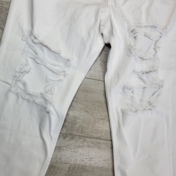 KanCan Hope White Distressed High Rise Mom Jeans Size 13 / 30 - Picture 3 of 11